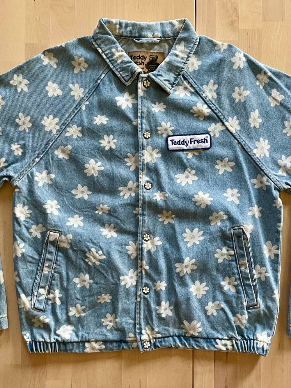 Teddy Fresh Unisex Daisies Blue Denim Jacket size XS Flower Snap Buttons Collar